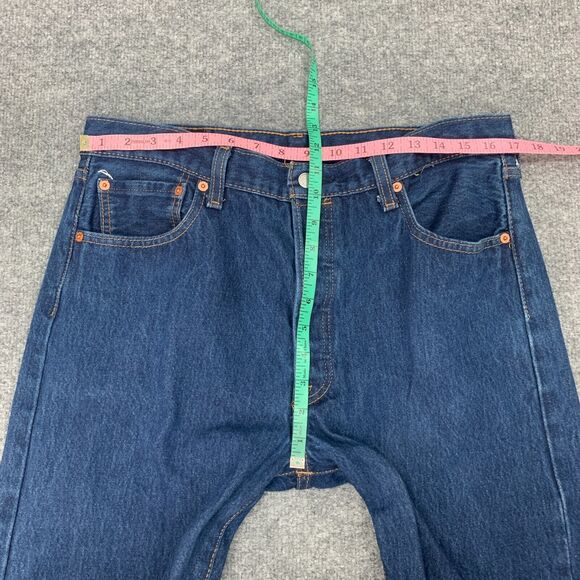 Levis 501 Jean Mens 36x32 Medium Wash Straight Leg Button Fly Overlock Stitch - Picture 4 of 10